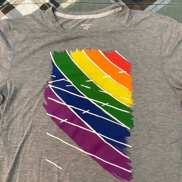 Brooks Pride Running Shirt - Picture 2 of 4